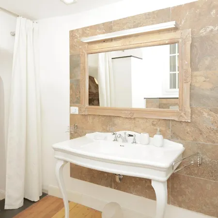 Modern Style - Historic Soul - 2 Floors *